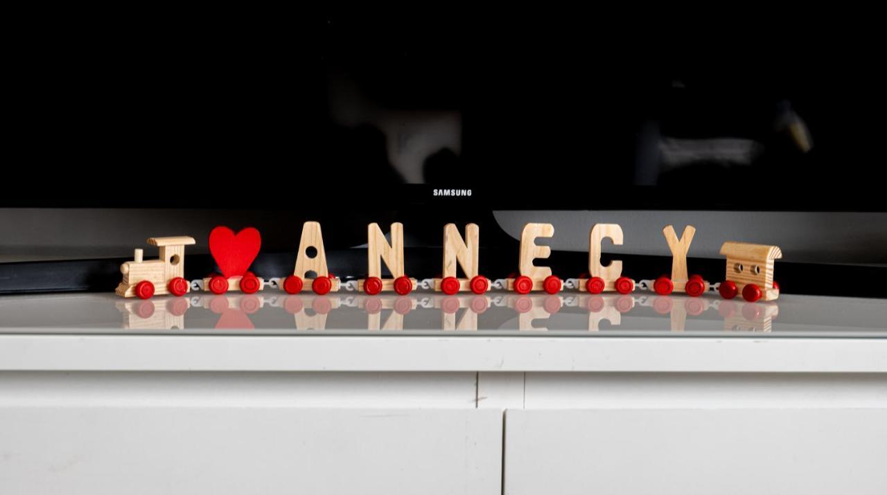 Annecy Lake Central מראה חיצוני תמונה